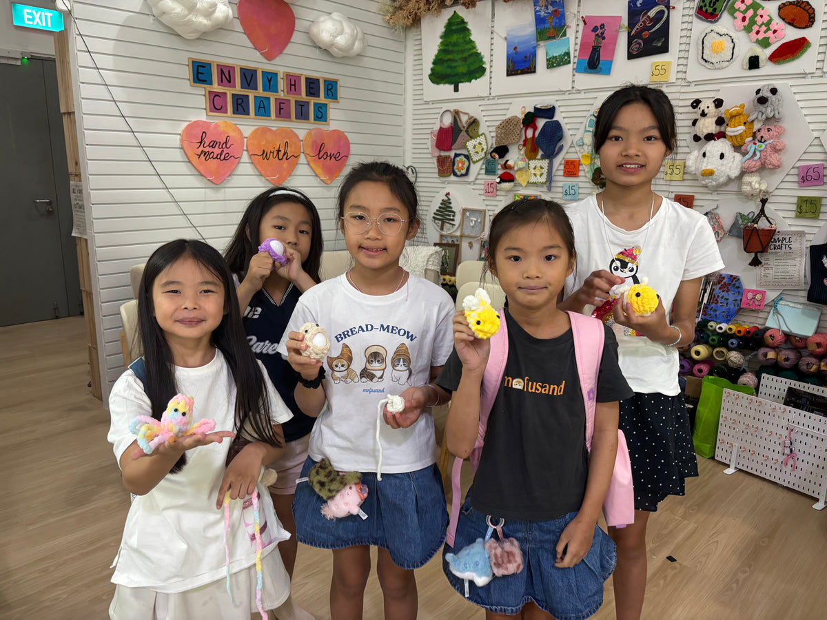 Cutest Holiday Hangout: Crafting Adorable Plush Amigurumi with Friends!