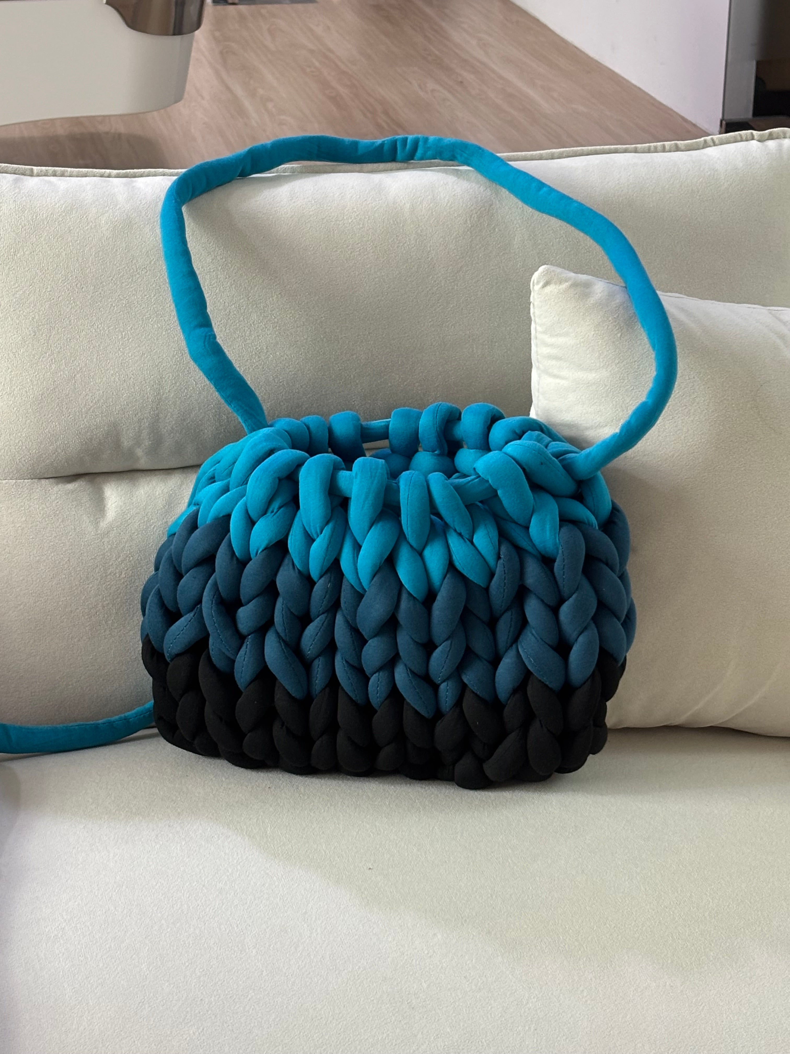Hand Weaving - Large Chunky Yarn Bag Making Workshop