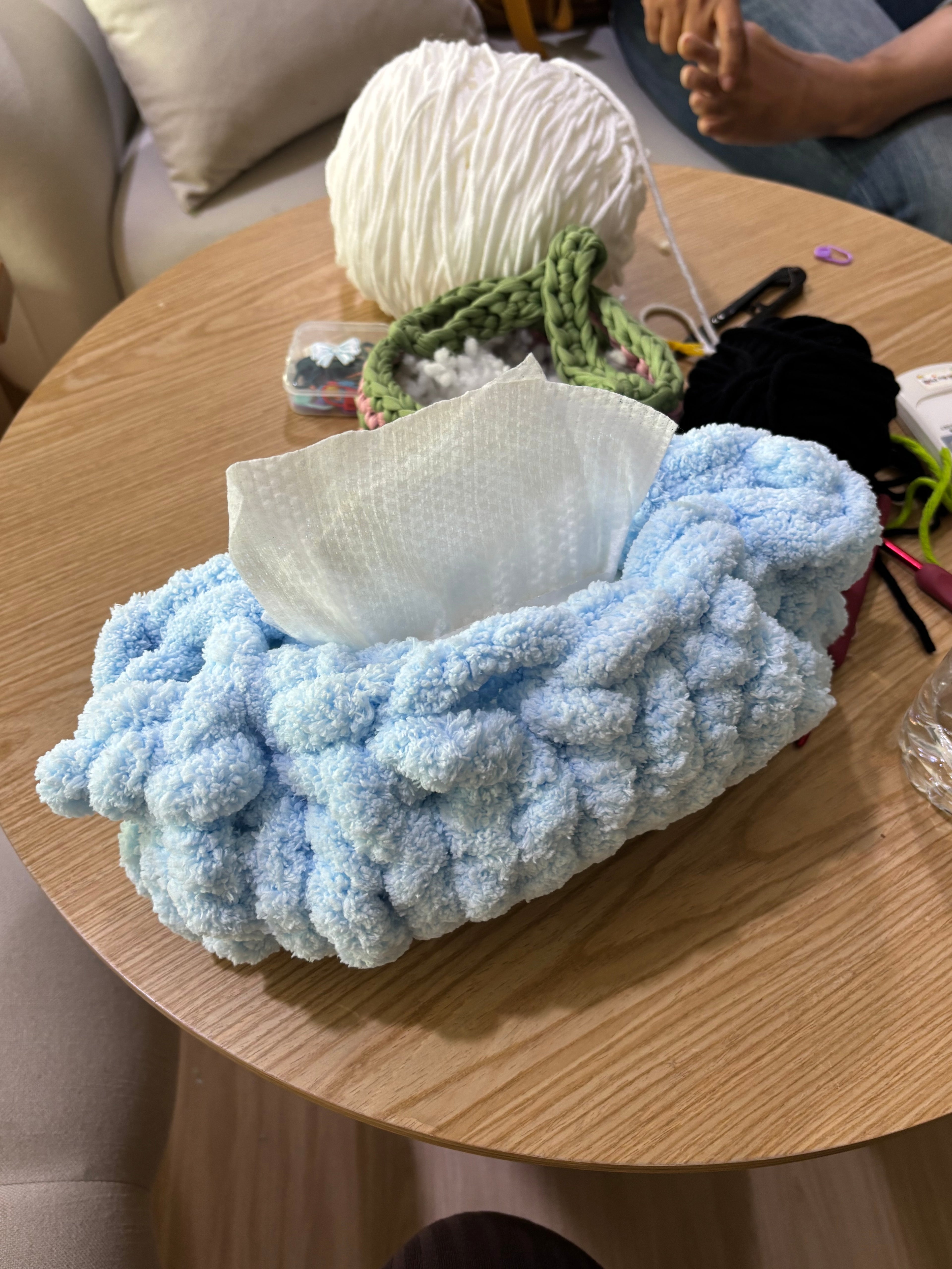 Hand Weaving - Cookie Monster Fluffy Tissue Box Holder