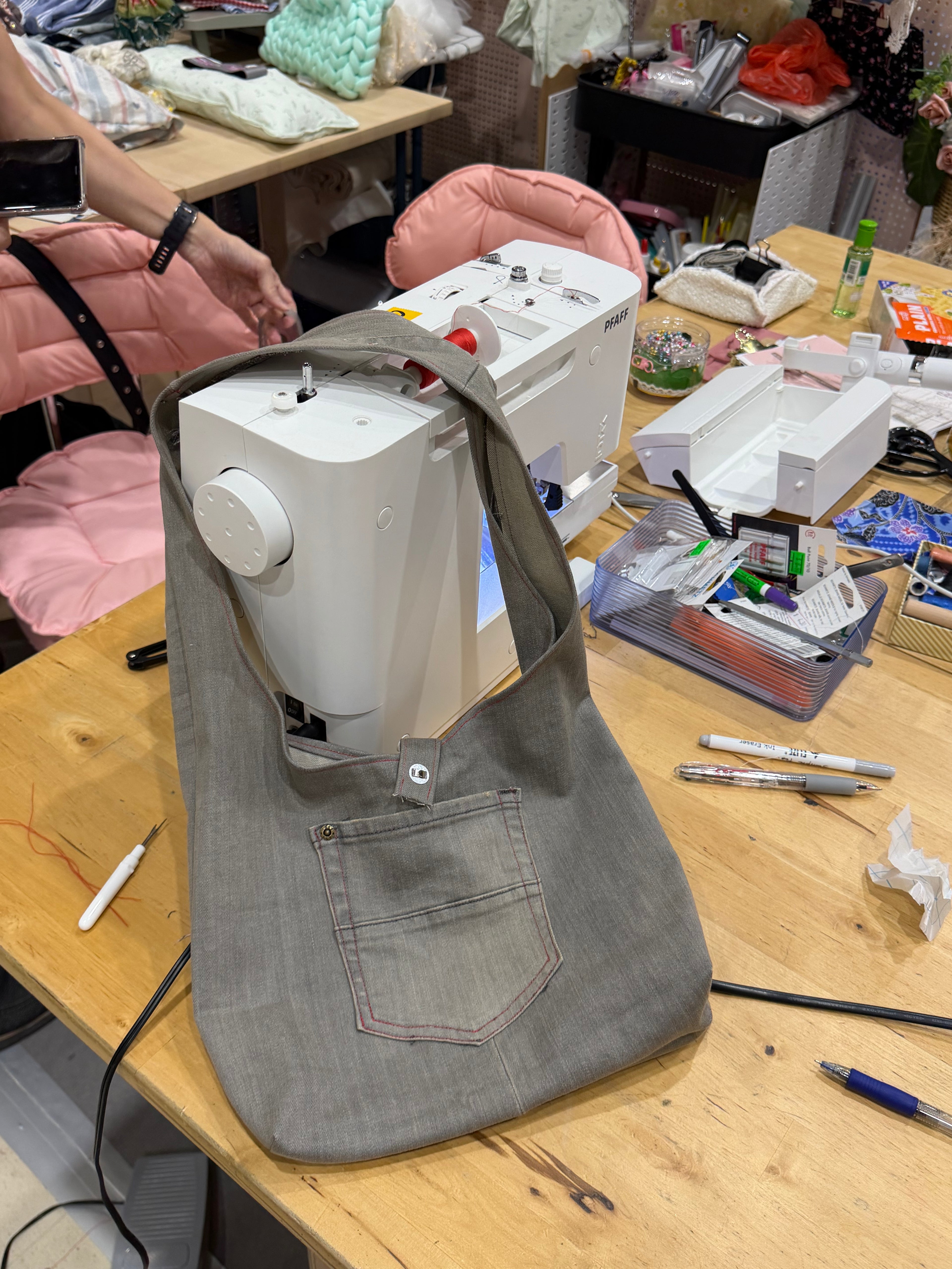 The Denim Upcycling Renewal: Shoulder Hobo Bag Workshop